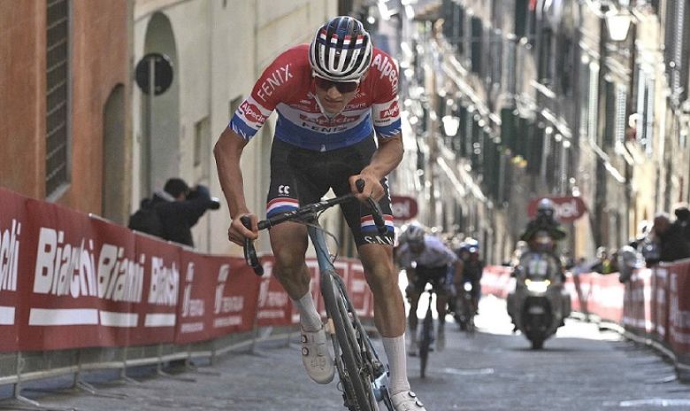 Strade Bianche - Van der Poel : «Alaphilippe était un peu fatigué...»